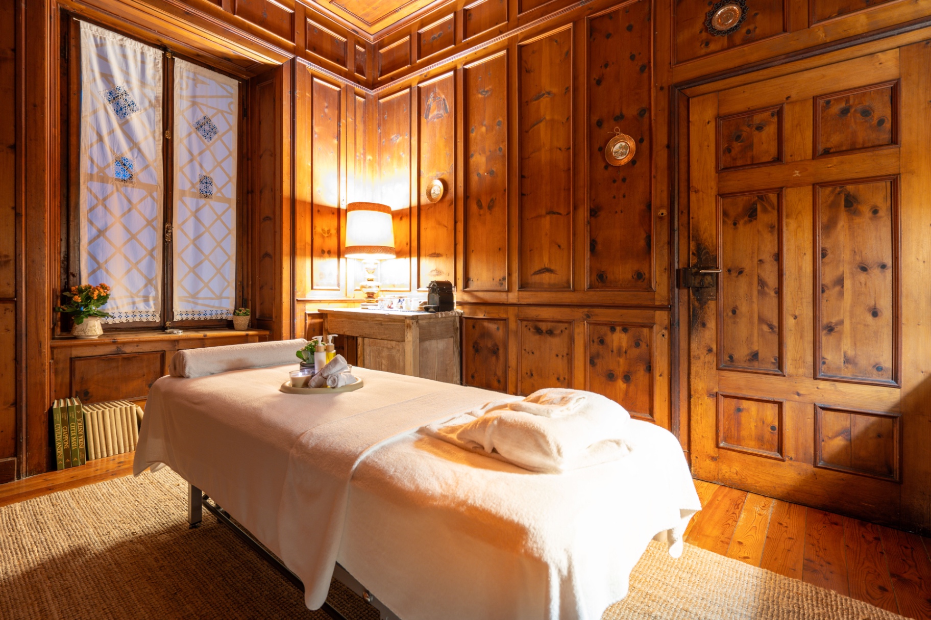Wellbeing treatment in the estate’s historic wooden room dating from 1900 2